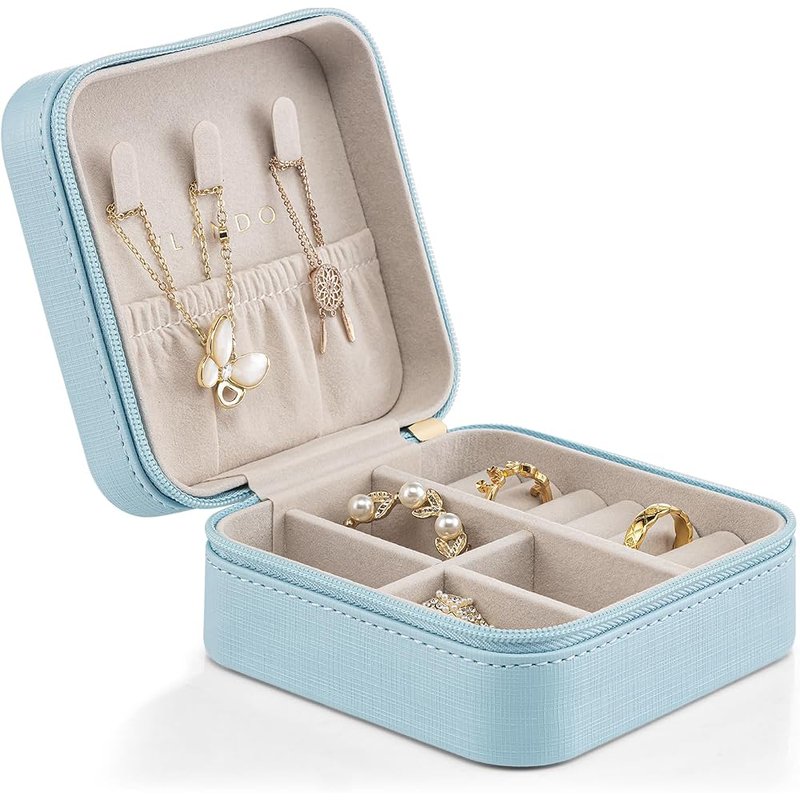 Small travel jewelry box