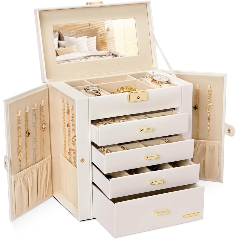 Cream jewelry box