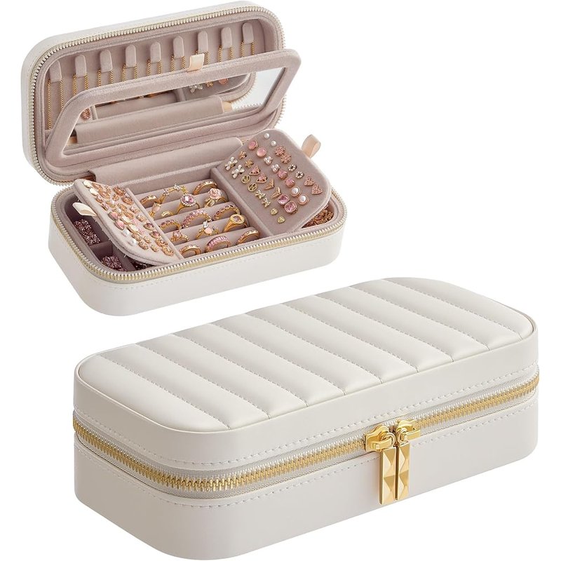 Travel jewelry case
