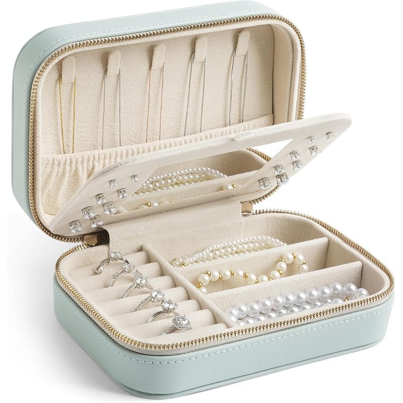 Leather travel jewelry case